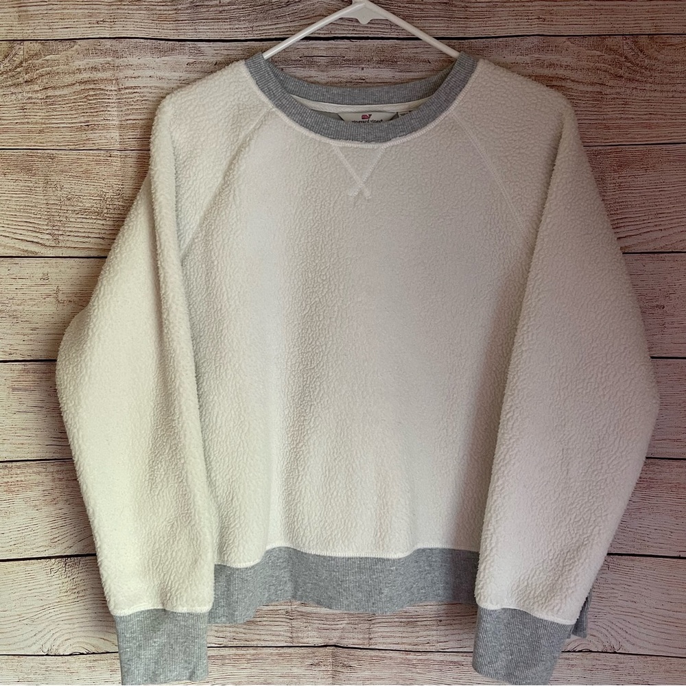 Vineyard vines womens Sherpa pullover crewneck medium
